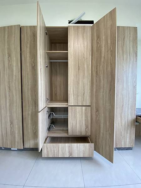 台中系統櫃設計推薦 - 掌握衣櫃規劃攻略，兩步宅空間大大激升