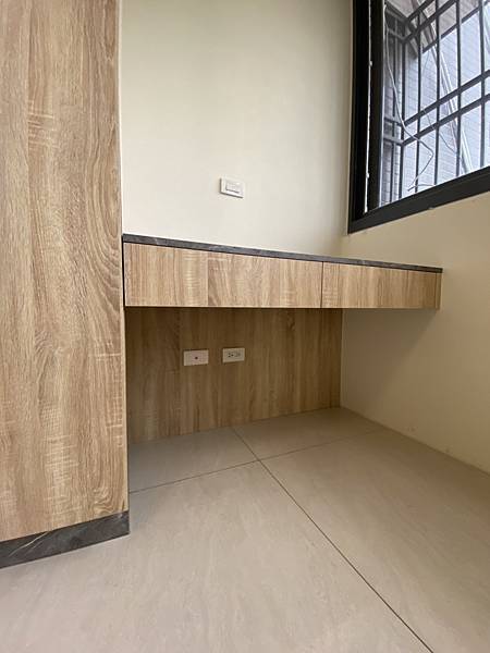 台中系統櫃設計推薦 - 掌握衣櫃規劃攻略，兩步宅空間大大激升