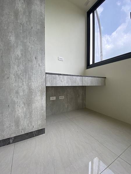 台中系統櫃設計推薦 - 掌握衣櫃規劃攻略，兩步宅空間大大激升