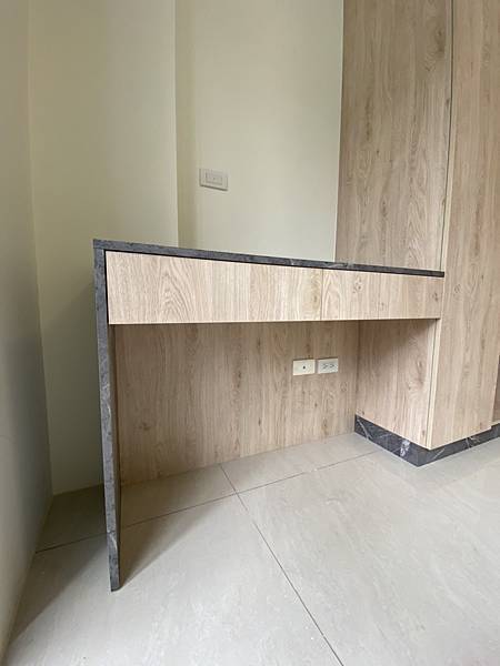 台中系統櫃設計推薦 - 掌握衣櫃規劃攻略，兩步宅空間大大激升