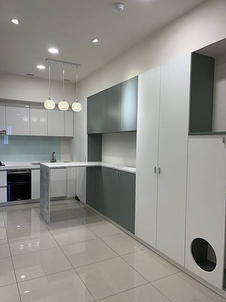 台中系統櫃設計推薦 - 溫柔莫蘭迪 打造現代小【貓】宅 調和 台中系統櫃設計推薦 - 溫柔莫蘭迪 打造現代小【貓】宅 調和