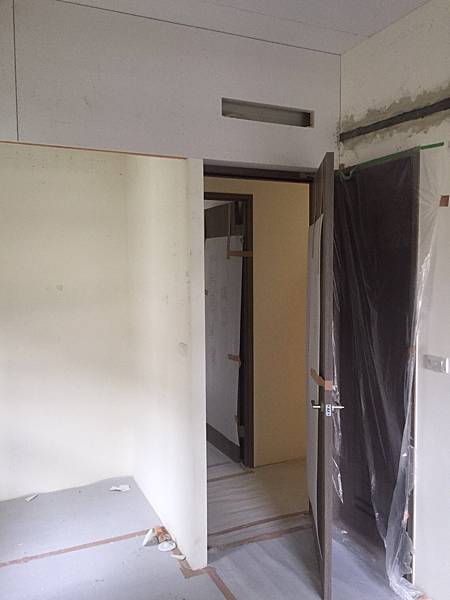 全屋系統櫃裝修,簡單方便我們也有木作水電燈具等一條龍服務,加