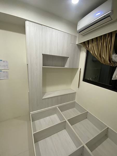 台中系統櫃,煩惱床尾的收納空間如何利用 台中系統櫃,煩惱床尾的收納空間如何利用