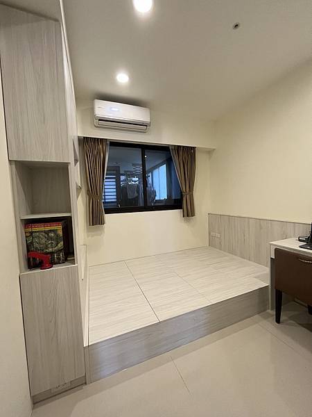 台中系統櫃,煩惱床尾的收納空間如何利用 台中系統櫃,煩惱床尾的收納空間如何利用