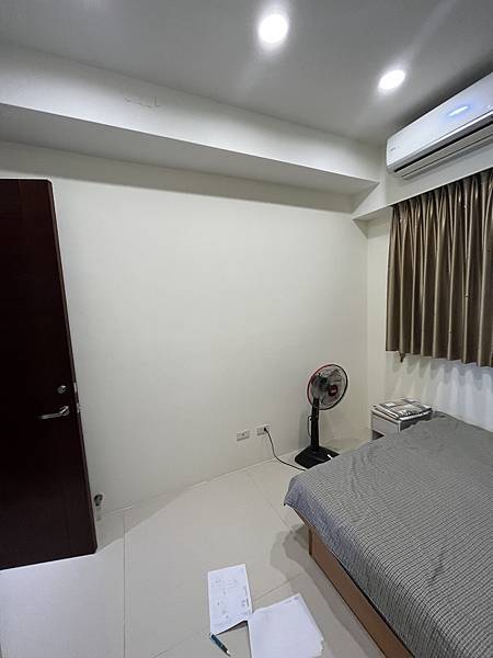 台中系統櫃,煩惱床尾的收納空間如何利用 台中系統櫃,煩惱床尾的收納空間如何利用