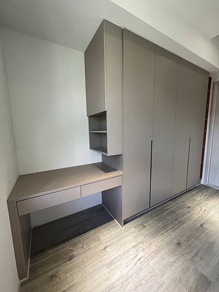 台中湯姆系統櫃,烏日同興協記系統櫃裝修,歡迎加賴免費丈量報價 台中湯姆系統櫃,烏日同興協記系統櫃裝修,歡迎加賴免費丈量報價