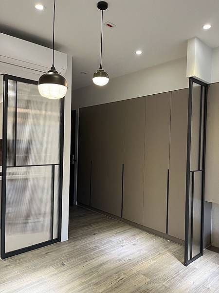 台中湯姆系統櫃,烏日同興協記系統櫃裝修,歡迎加賴免費丈量報價 台中湯姆系統櫃,烏日同興協記系統櫃裝修,歡迎加賴免費丈量報價