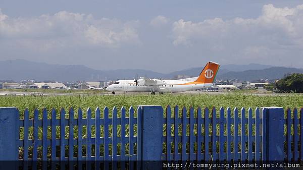 立榮航空 DHC-8-311