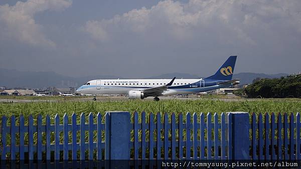 華信航空 ERJ 190-100 IGW