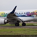 華信航空 ERJ 190-100 IGW 日月潭彩繪機 (機身編號B16829)