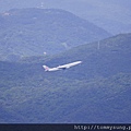 剛從松山機場起飛的中華航空A330-300，這已經是松山機場內最大的飛機了，可想而知ATR72大概不到她的一半，象山真不是一個拍飛機的好地點，但是拍到的台北市卻令我說不出話。