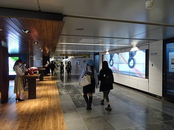 2023春 一個人的東京女子行 Day4-2 (銀座)UNI 2023春 一個人的東京女子行 Day4-2 (銀座)UNI