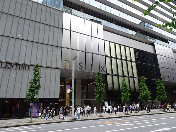 2023春 一個人的東京女子行 Day4-2 (銀座)UNI 2023春 一個人的東京女子行 Day4-2 (銀座)UNI