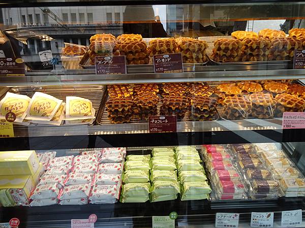 2023春 一個人的東京女子行 Day4-2 (銀座)UNI 2023春 一個人的東京女子行 Day4-2 (銀座)UNI