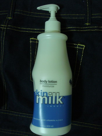 SkinMilk 牛奶嫩白身體乳液
