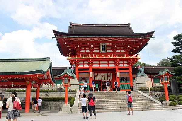 伏見稻荷神社3.JPG