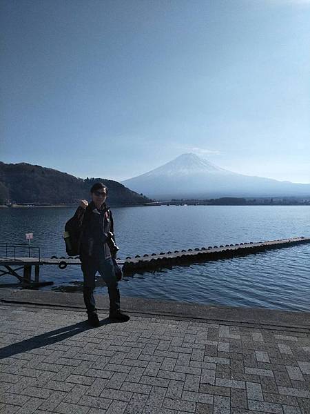 河口湖與富士山1.jpg