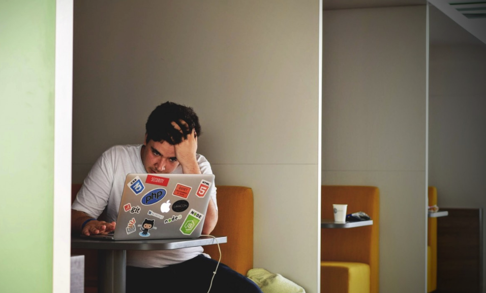 拿命換錢是最不可取的方式,熬夜、加班、通宵、不斷給自己壓力,這都會加速中年危機的進程。 一個理智的人,要學會管理自己的健康,很多人壞就壞在趁年輕的時候往死裡拼,掙很多錢,結果身體加速衰老,30多歲和50歲的人一樣,又得拿掙來的錢去治病。 健康是老天給你的,就像存儲在銀行里的資金,別在年輕能用的時候,就使勁用。 那些懂得節制自己慾望的人,才能走得更長遠。 拿命換錢是最不可取的方式,熬夜、加班、通宵、不斷給自己壓力,這都會加速中年危機的進程。 一個理智的人,要學會管理自己的健康,很多人壞就壞在趁年輕的時候往死裡拼,掙很多錢,結果身體加速衰老,30多歲和50歲的人一樣,又得拿掙來的錢去治病。 健康是老天給你的,就像存儲在銀行里的資金,別在年輕能用的時候,就使勁用。 那些懂得節制自己慾望的人,才能走得更長遠。