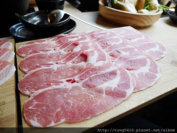 台北 松山 野人火鍋shabu冷藏 熟成超級肉專門 Kid開的火鍋店 價位偏中高可是肉質表現不錯 捷運國父紀念館站 薏仁一個人 痞客邦