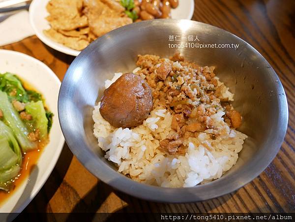 【彰化鹿港】悟時，鹿港老街新祖宮旁的清新小麵店。也有素食麵。