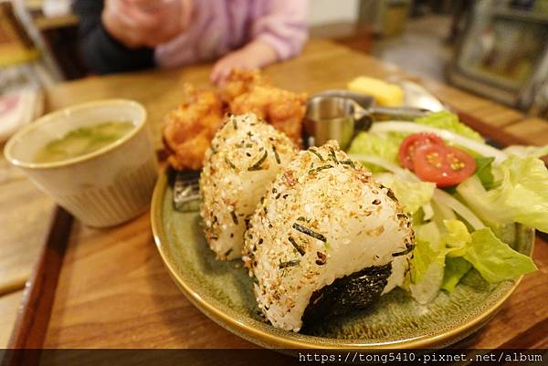 【新北永和】日日村咖啡食堂。雜貨鄉村風咖啡廳，有早午餐也有麵