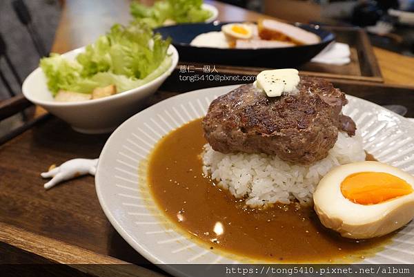 【台南佳里】啾咖哩。隱藏在菜市場裡的香料熟成咖哩飯，返鄉青年