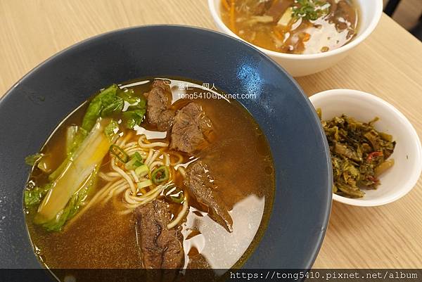 【彰化食記】九初流心脆皮煎餃 九是好初 (彰基醫院對面) 還