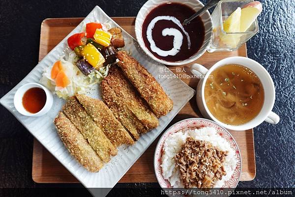 【大坑景觀餐廳】享自在。園區內有四家餐廳，澄石享自在有落羽松