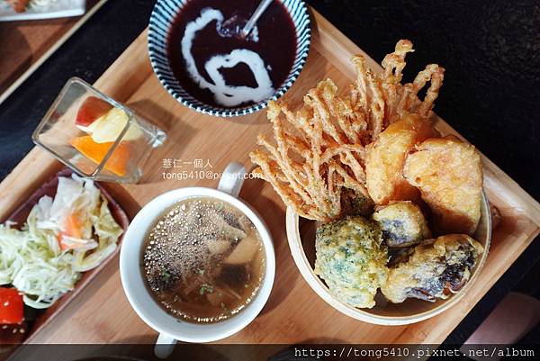 【大坑景觀餐廳】享自在。園區內有四家餐廳，澄石享自在有落羽松