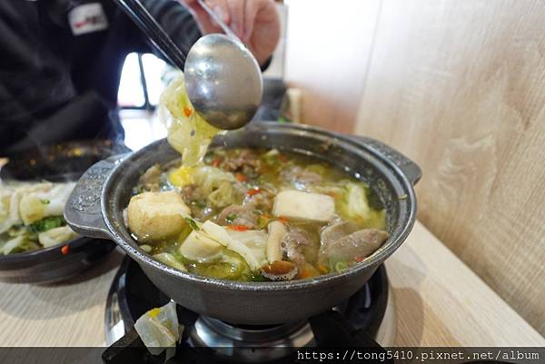 【台南佳里】億品鍋。除了飲料冰淇淋自助區無限暢飲 還有涼麵吃