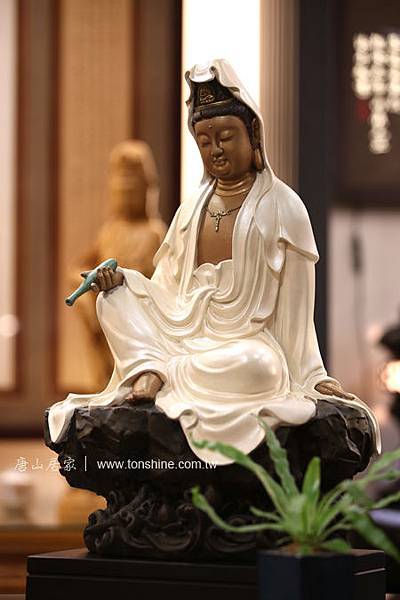 百態觀音之靜思觀音-吳凡銅雕 百態觀音之靜思觀音-吳凡銅雕