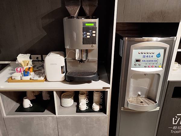 華安大飯店飲水機.jpg 華安大飯店飲水機.jpg