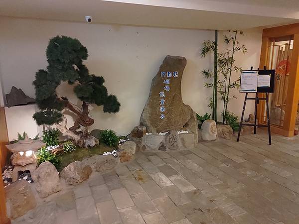 18 b1電梯出來.jpg