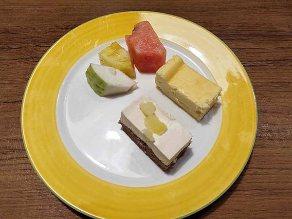 水果.蛋糕.jpg 水果.蛋糕.jpg