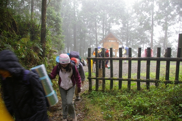 09:50 登山口