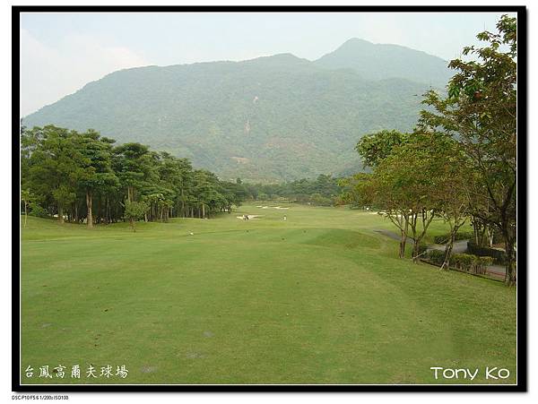 台鳳高爾夫球場-碧湖區 第1洞  PAR4  385碼.JPG