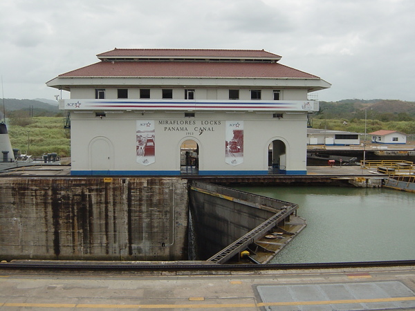 2004_04_Panama_Panama Canal 巴拿馬運河.JPG