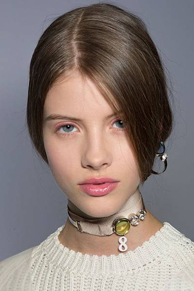 hbz-ss2016-beauty-trends-all-wrapped-up-dior-bks-a-rs16-0570.jpg