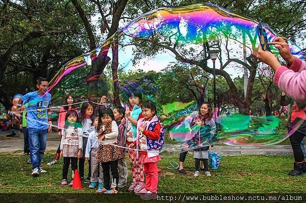 露營親子.幼兒園.公益.聖誕節.-兒童節.中秋里民.社區活動..泡泡表演活動