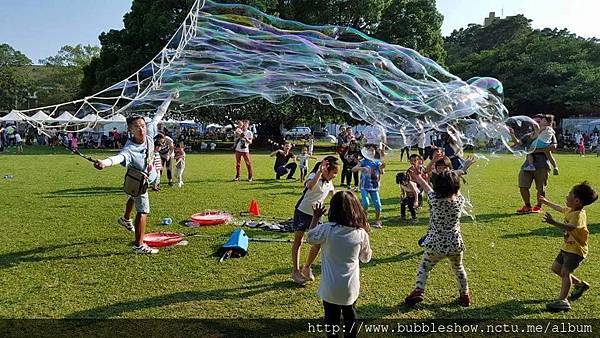 幼兒園泡泡體驗課-教保課程-泡泡表演 泡泡雲 幼兒園泡泡體驗課-教保課程-泡泡表演 泡泡雲