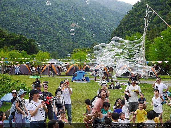 2019野鵝快跑露營活動泡泡表演 泡泡雲