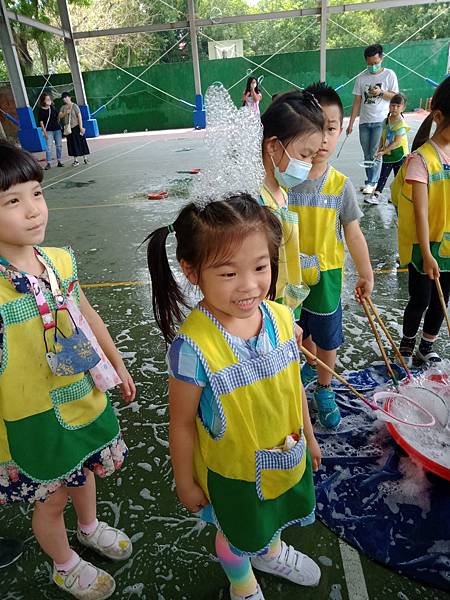 三峽國中附幼母親節泡泡派對泡泡帽體驗