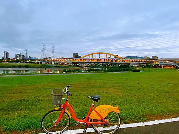 ,台北,單車,自行車,基隆河河濱自行車道,草原,