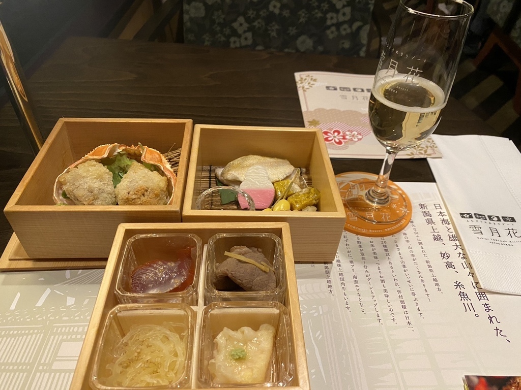 地表最完美的移動空間｜讓想像飛馳，用極緻打造的雪月花號景觀列