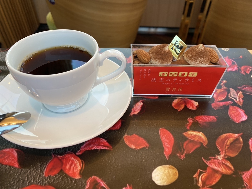 地表最完美的移動空間｜讓想像飛馳，用極緻打造的雪月花號景觀列