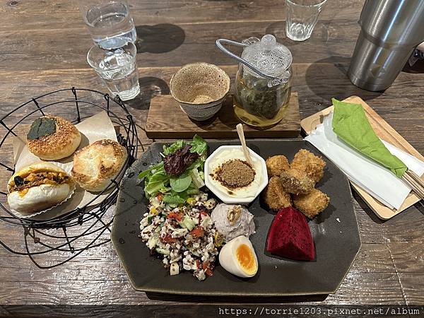 |食。新竹|讓人忘卻無肉不歡的蔬食餐廳__井家Tea Hou