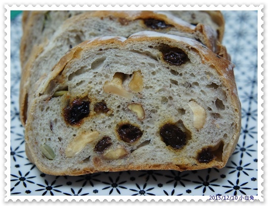 趙師傅窯烤麵包☆ 堅果黑麥‧核桃起司☆ - 趙師傅窯烤麵包-5.jpg @ 小白 ...