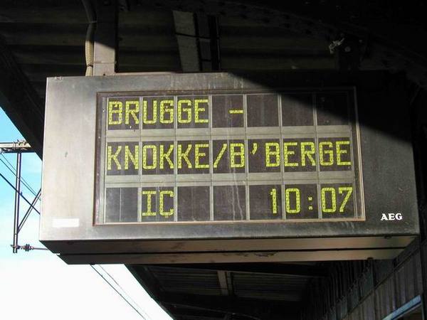 開往Brugge的告示牌
