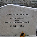 Sartre 與 Beauvoir 合葬在一起