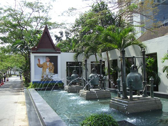 Sukhothai 飯店對外通道